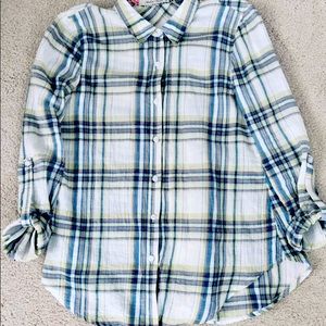 Cute button down top with lace back